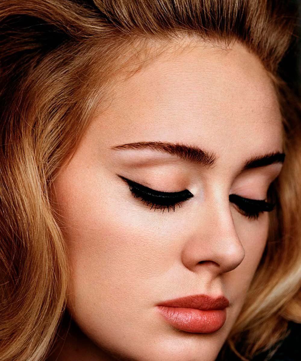 Adele - maquiagem-da-adele-makes-classica-delineado-gatinho - maquiagem da adele - verão - brasil - https://stealthelook.com.br