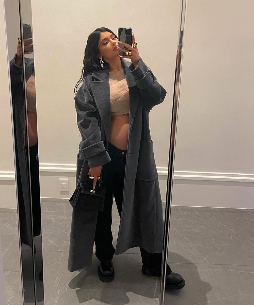 Kylie Jenner - gravidez - bebê da Kylie Jenner - looks - looks de grávida - https://stealthelook.com.br