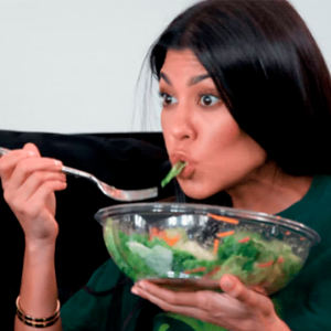 Como preparar um bowl de salada digno das Kardashians