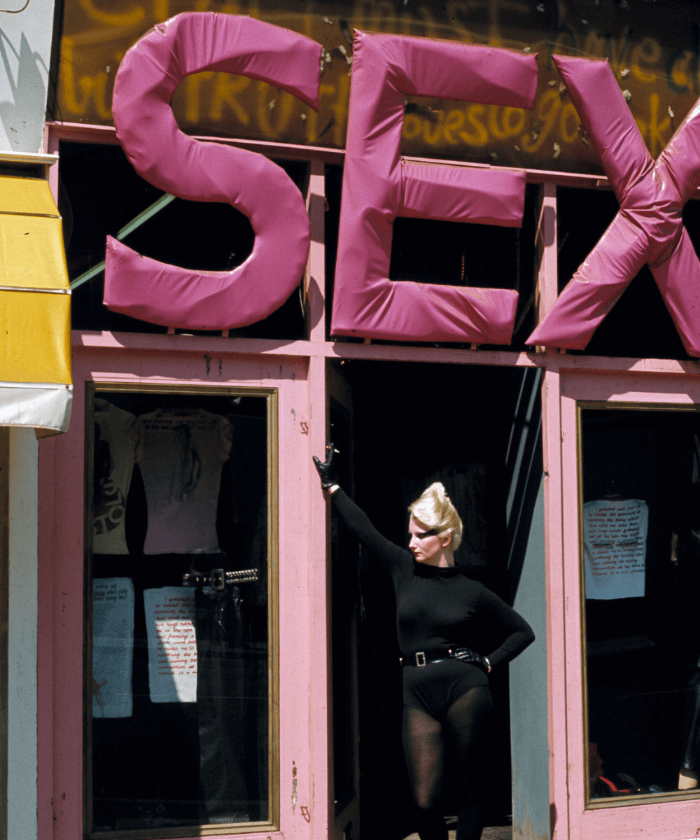 Vivianne Westwood - loja de artefatos BDSM - Fetiche Core - Outono - Londres - https://stealthelook.com.br