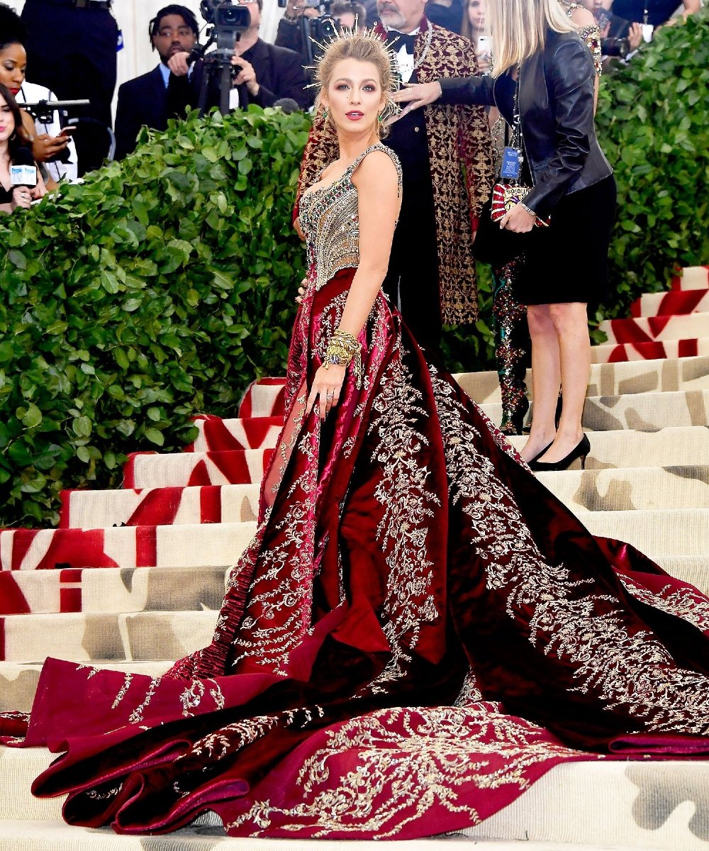 Blake Lively - 2022 - MET Gala 2022 - baile do MET - Gilded Glamour - https://stealthelook.com.br