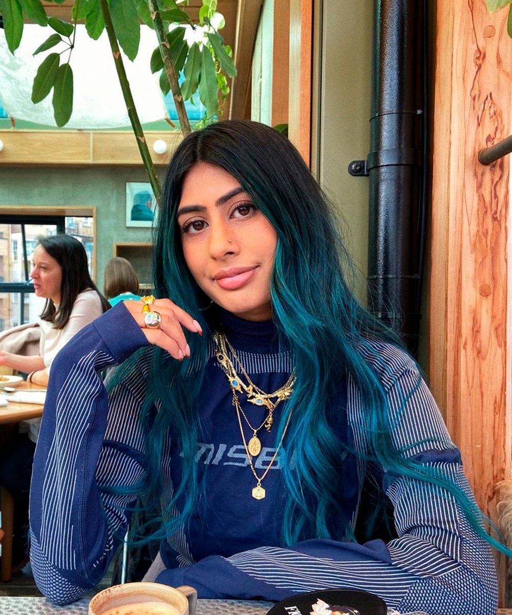 @natashahmedx - cabelo-colorido-azul - tendência de cabelo - verão - brasil - https://stealthelook.com.br