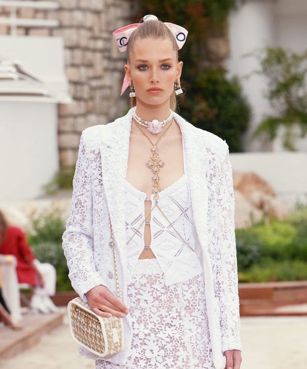 Chanel - truques de styling - Chanel Cruise - desfile - 2022/23 - https://stealthelook.com.br