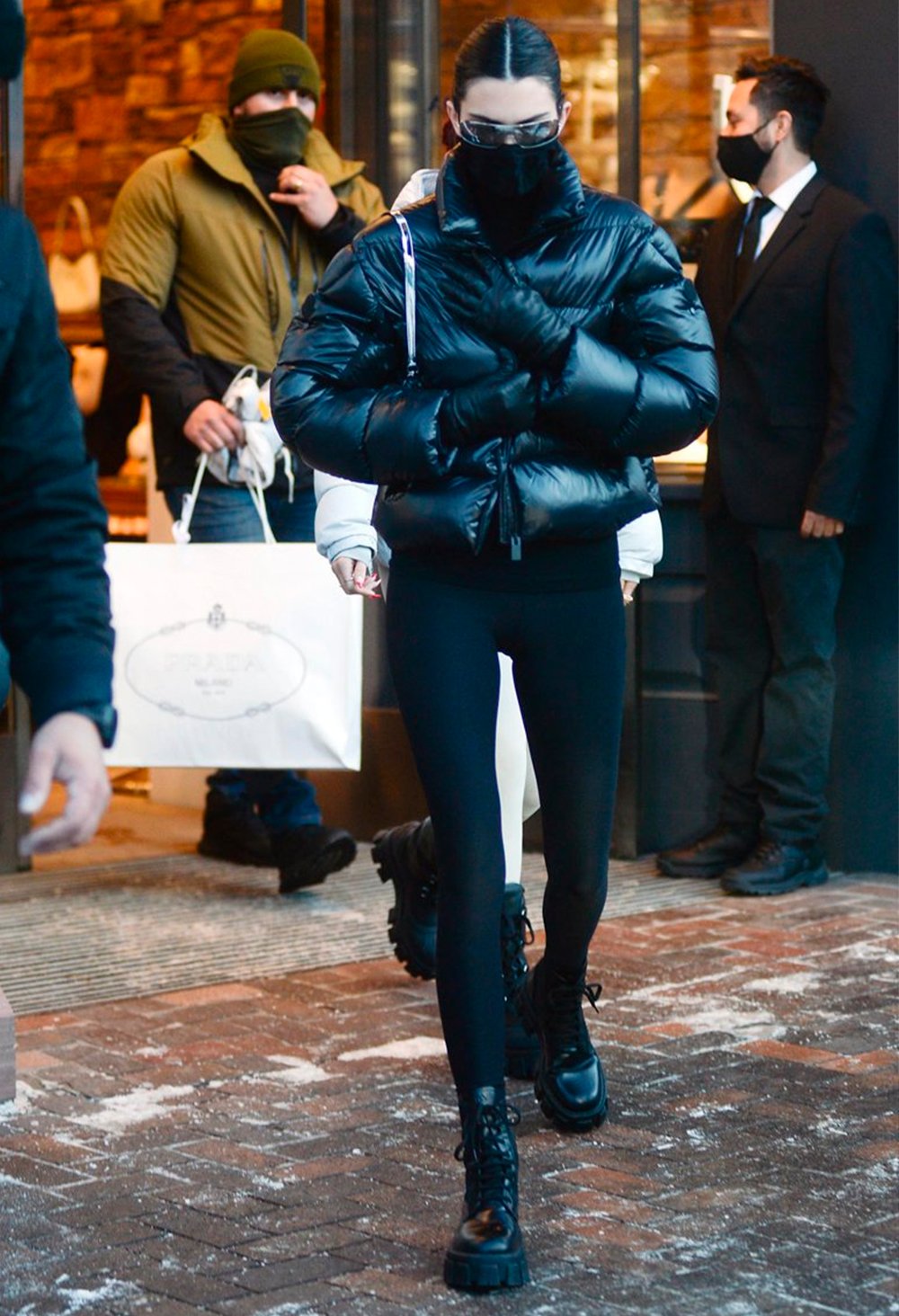 It girls - looks da Kendall Jenner, looks de inverno, como se vestir no frio - Kendall Jenner - Outono - Street Style  - https://stealthelook.com.br
