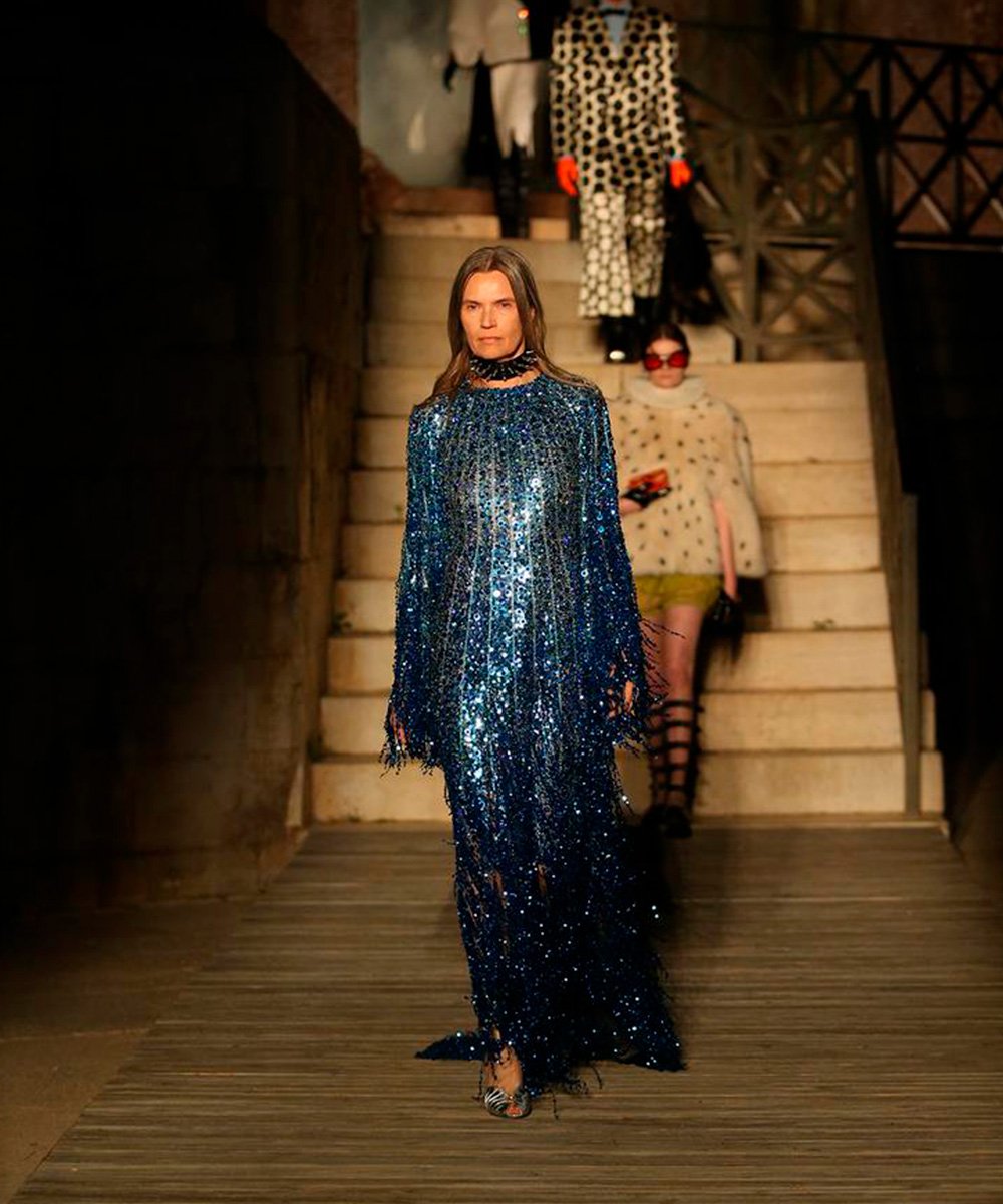 Gucci - desfile-paete-azul - Gucci - outono - brasil - https://stealthelook.com.br
