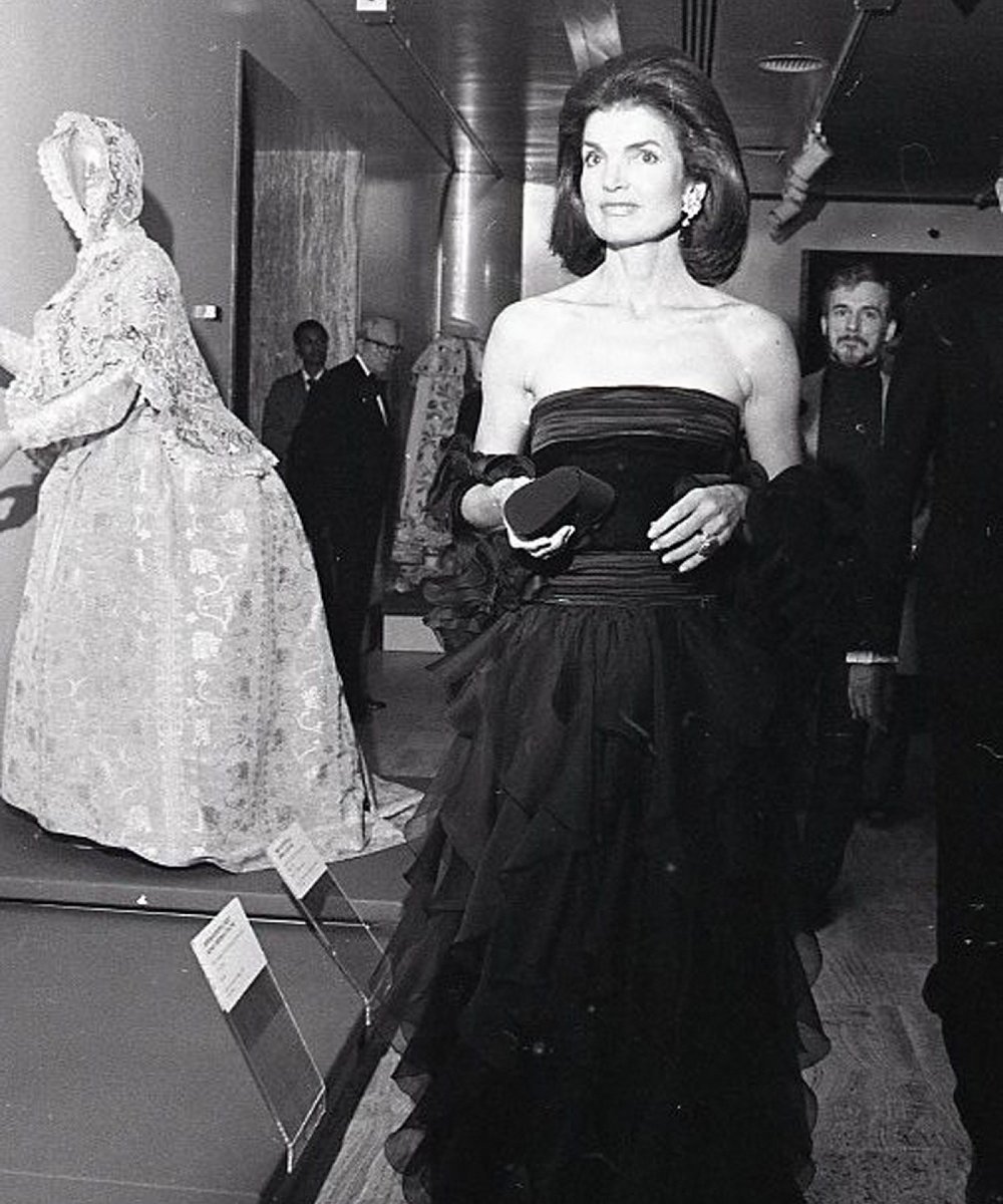 Jackie O - Metropolitan Museum of Art - história da moda - evento - Met Gala - https://stealthelook.com.br