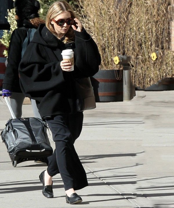 Ashley e Mary-Kate Olsen - Ashley e Mary-Kate Olsen - gêmeas olsen - outono - street style - https://stealthelook.com.br