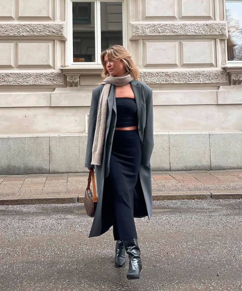 It girls - Matilda Djerf, look all black, tomara que caia - Matilda Djerf - Outono - Street Style  - https://stealthelook.com.br
