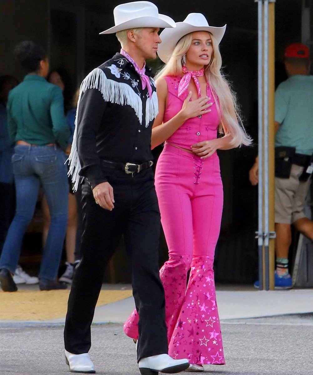 Roupa da Barbie: 40 looks cor de rosa usados por Margot Robbie