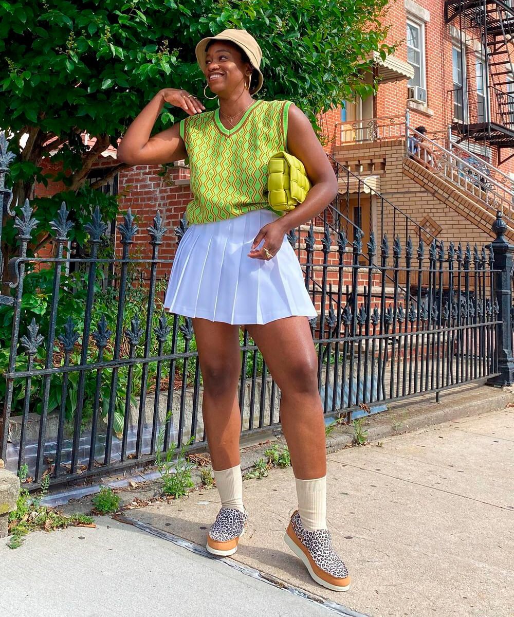 It girls - tendências de verão, mini saia - tendências de verão - Outono - Street Style  - https://stealthelook.com.br