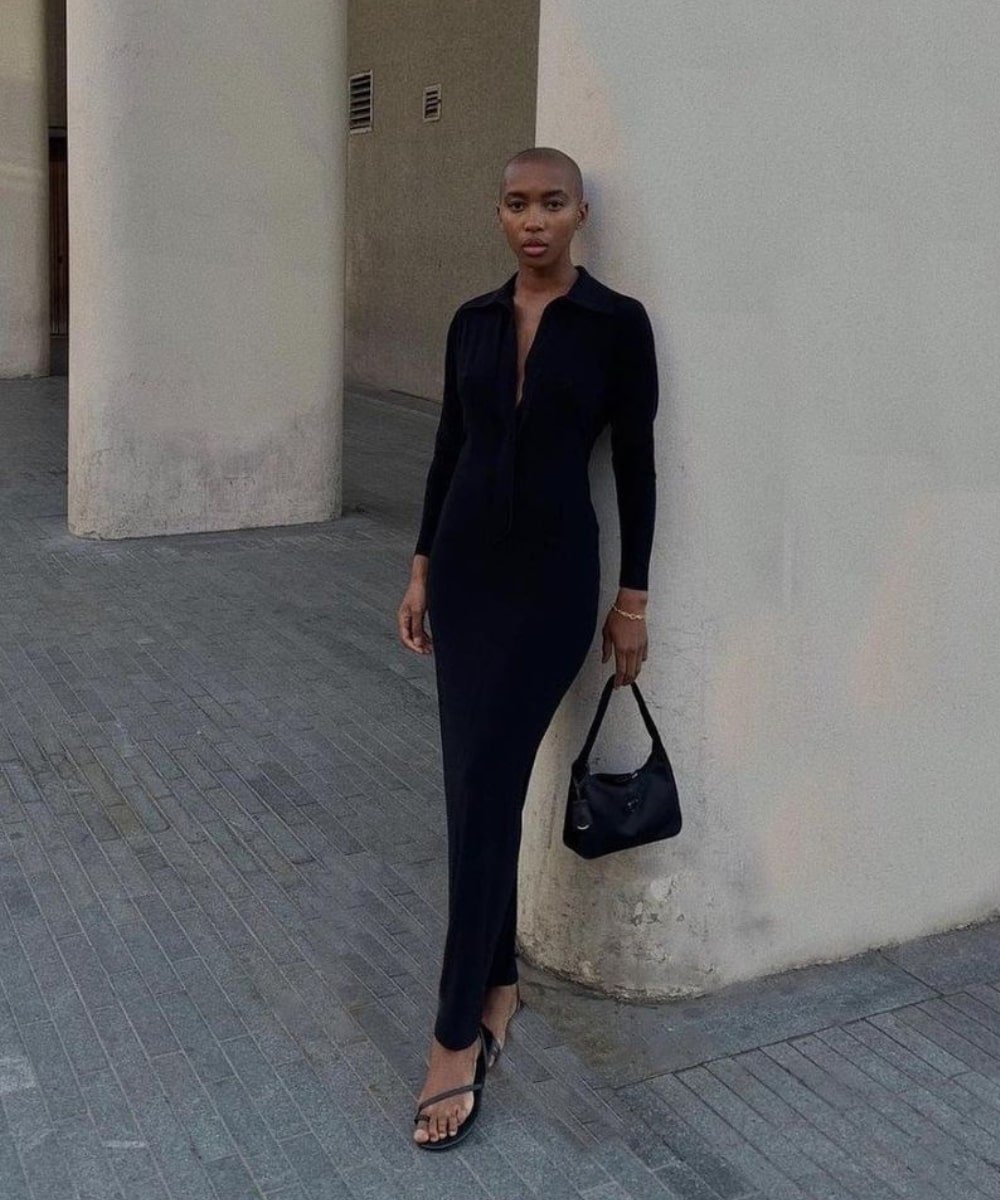 Marisa Martins - vestido longo preto - looks novos - Inverno  - em pé na rua - https://stealthelook.com.br