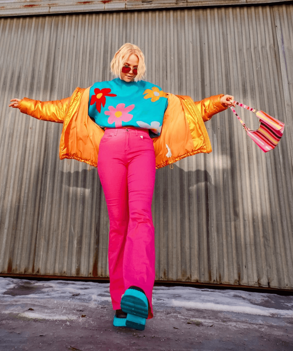 @lauraintechnicolor - tricô com calça e jaqueta puffer - jaqueta puffer - Inverno 2022 - na rua - https://stealthelook.com.br