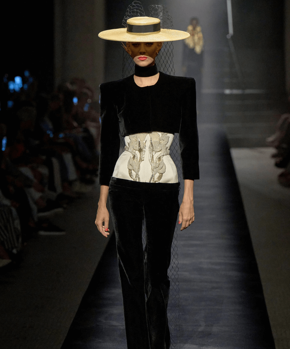 Schiaparelli - criação Schiaparelli haute couture - tendências de moda - Inverno 2022 - desfile - https://stealthelook.com.br