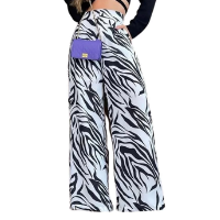 Calça Pantalona Flare Feminina Animal Print Zebra - Branco