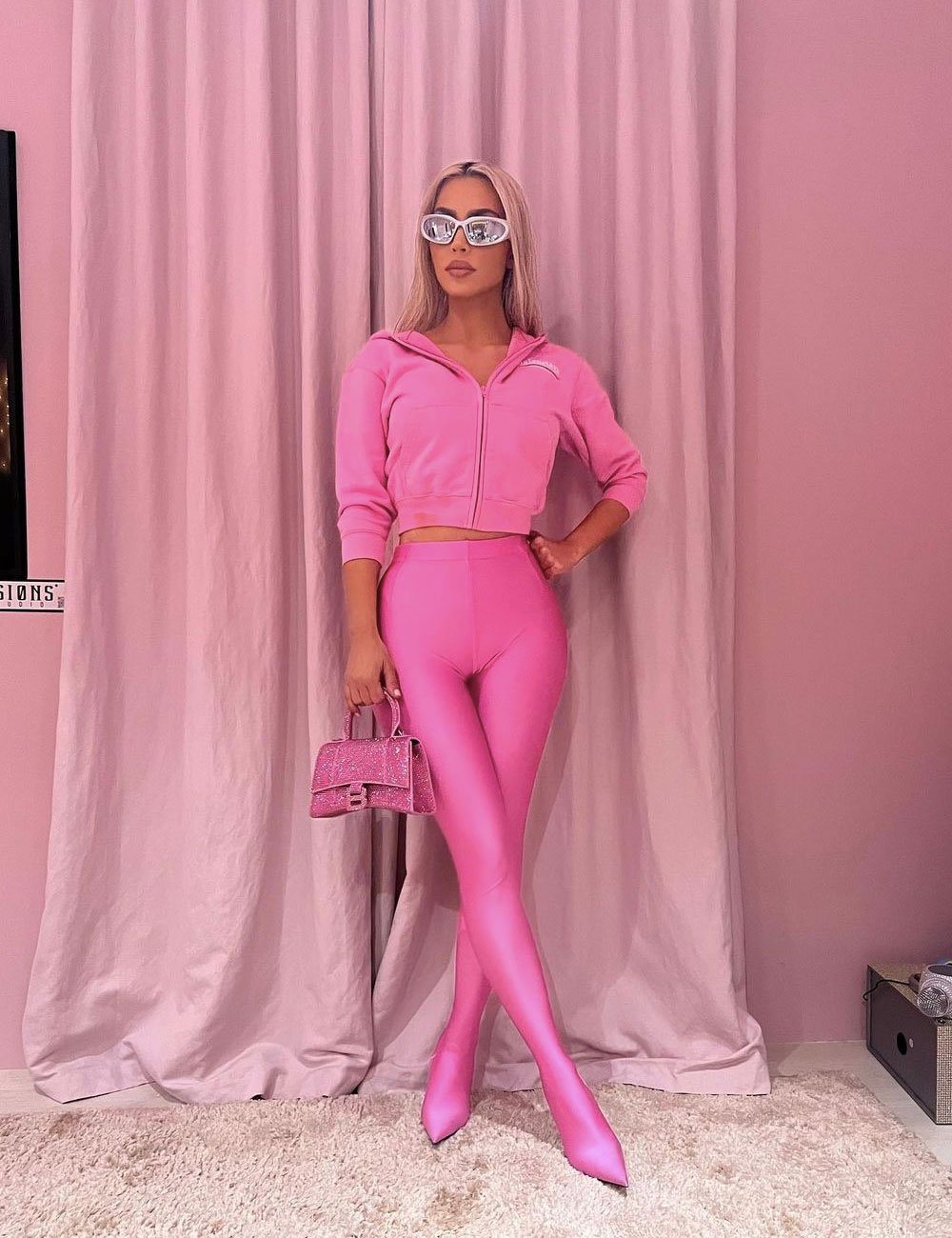 Barbiecore: Roupas All Pink em Promoção