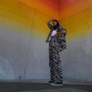 Saiba onde encontrar o conjunto de zebra, a nova obsessão das fashion girls