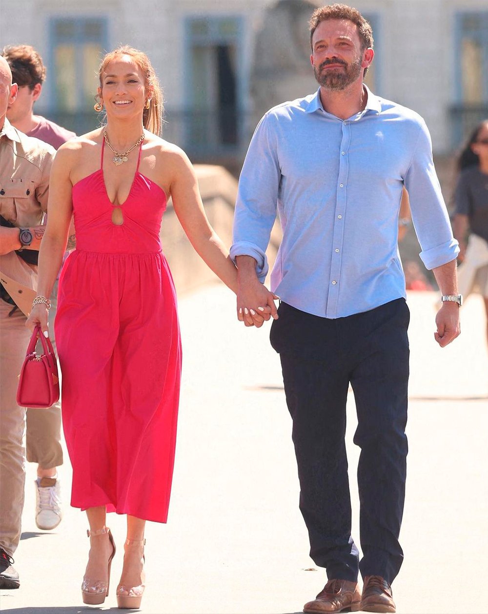 It girls - Jennifer Lopez e Ben Affleck, vestido rosa - Jennifer Lopez e Ben Affleck - Inverno - Street Style  - https://stealthelook.com.br