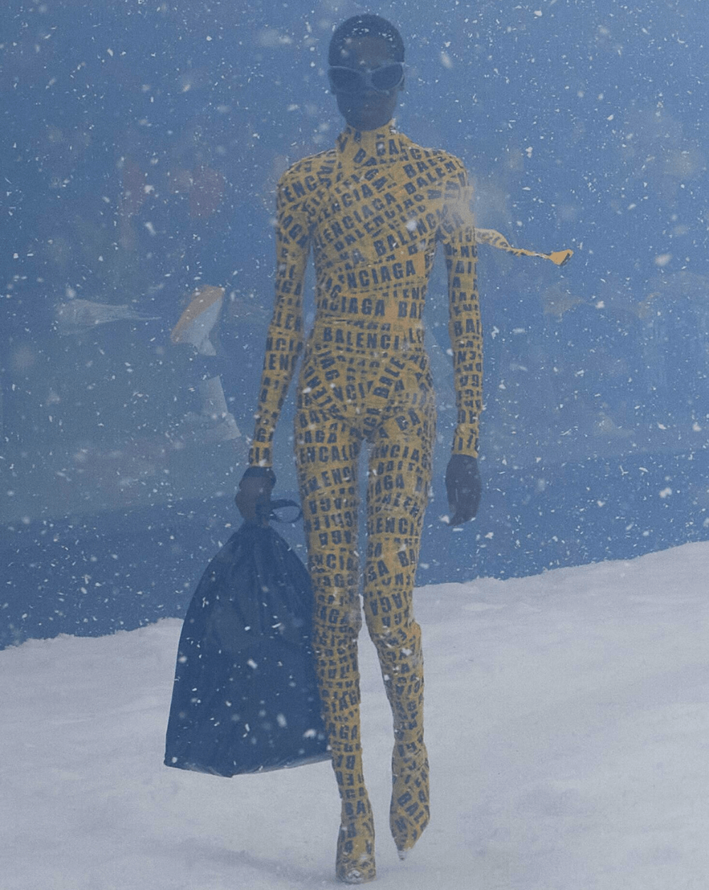 Balenciaga - trash pouch balenciaga - lançamentos de moda - Inverno 2022 - desfile - https://stealthelook.com.br