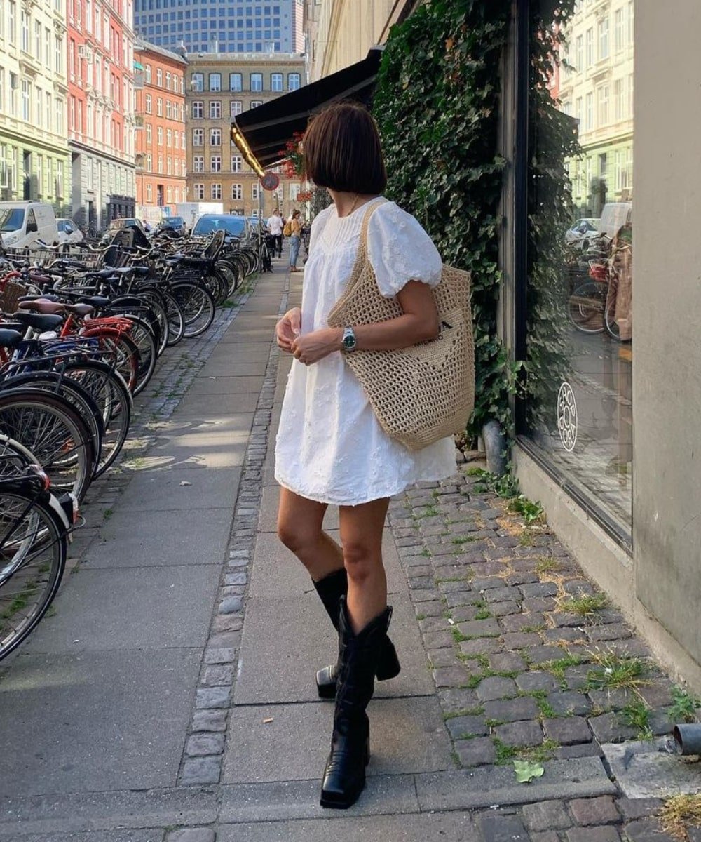 @maryljean - vestido breezy off white e botas de cowboy - primavera 2023 - Primavera - andando na rua - https://stealthelook.com.br