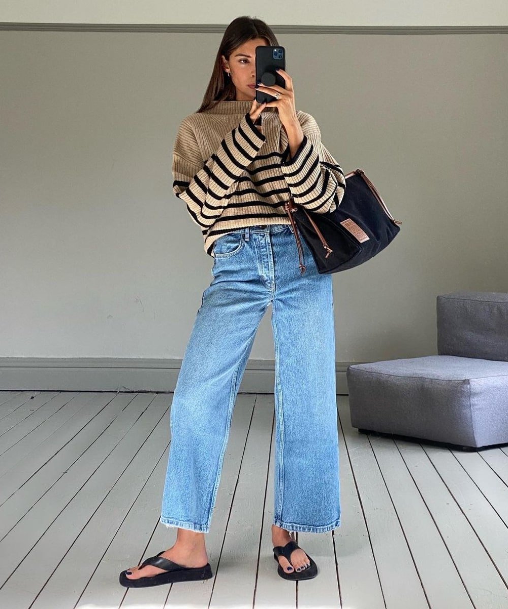 Marianne | @smythsisters - calça jeans, trico listrado e flatform - looks com jeans - Outono - foto na frente do espelho - https://stealthelook.com.br