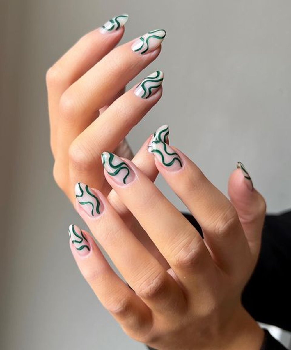 the_gelbottle_inc - tendências de nail art_redemoinho_verde - tendências de nail art - tendências de nail art - tendências de nail art - https://stealthelook.com.br