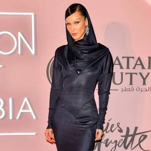 Tudo o que rolou e quem desfilou no tapete vermelho do Fashion Trust Arabia