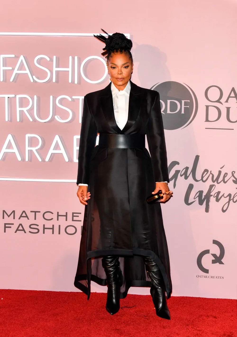 It girls - Fashion Trust Arabia, Janet Jackson - Fashion Trust Arabia - Primavera - Street Style  - https://stealthelook.com.br