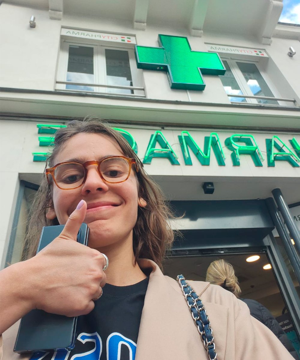 It girls - farmácia em Paris, Cytopharma, dicas de viagem - farmácia em Paris - Primavera - Street Style  - https://stealthelook.com.br