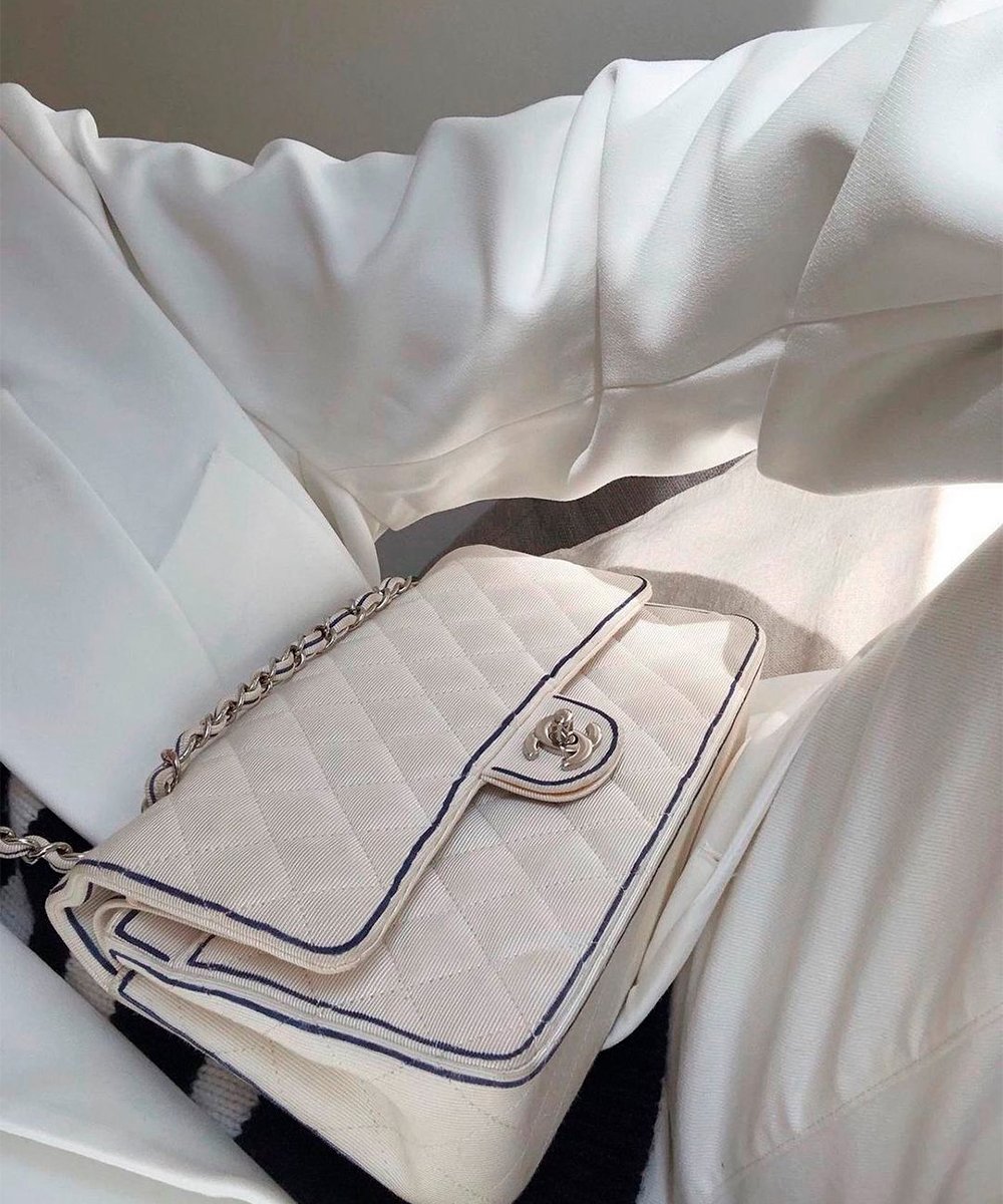 Como usar uma bolsa Louis Vuitton pequena: dicas para quem busca