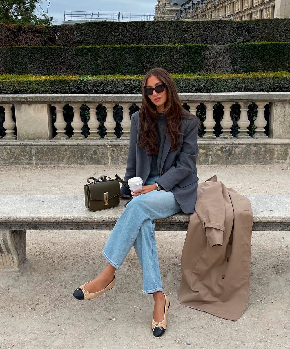 It girls - calça tendência, calça jeans, sapatilha - calça tendência - Primavera - Street Style  - https://stealthelook.com.br
