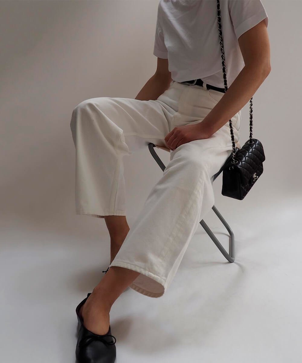 It girls - calça tendência, calça jeans, sapatilha - calça tendência - Primavera - Street Style  - https://stealthelook.com.br