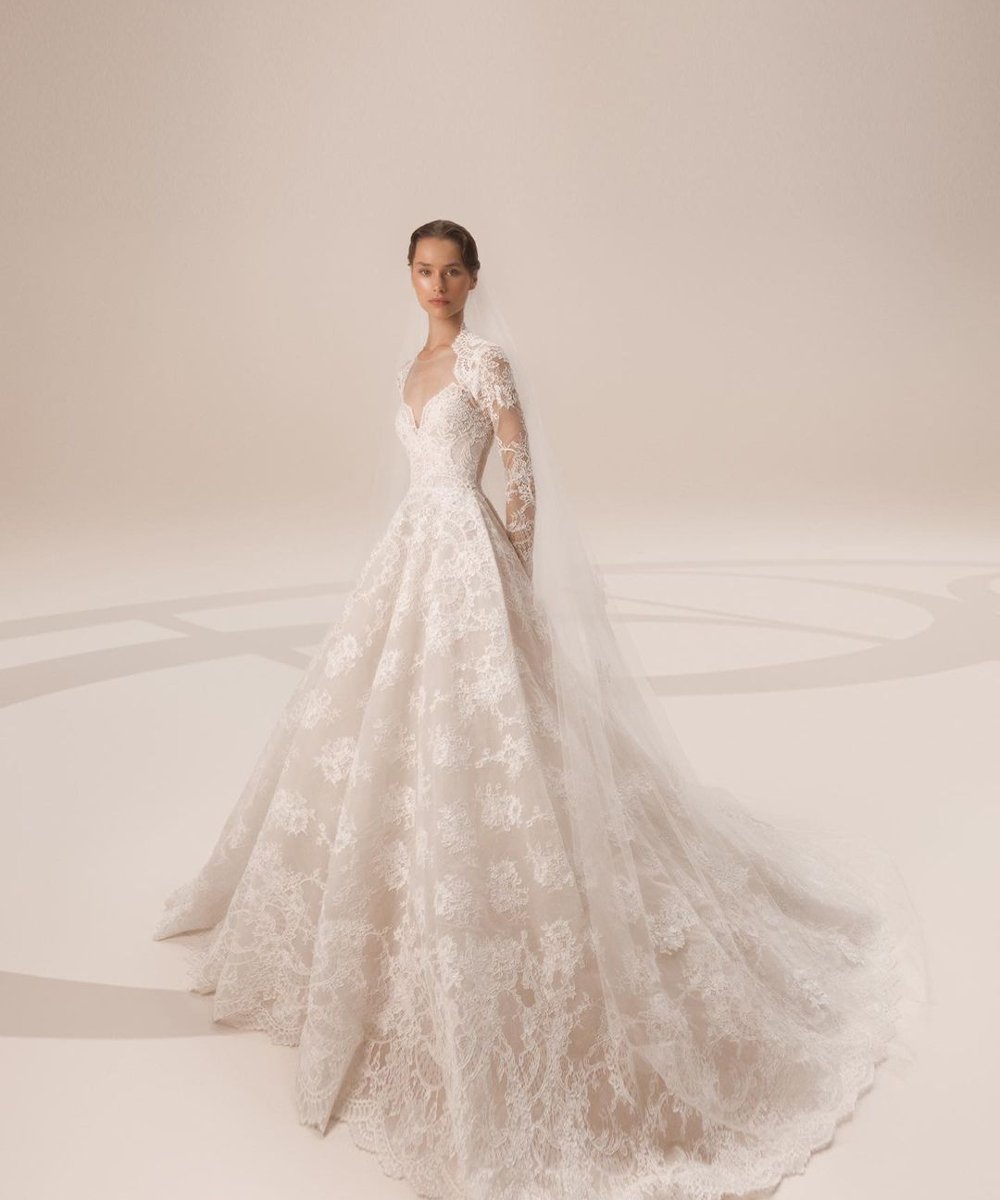 Elie Saab Bridal - vestido de noiva rendado - tendências noivas - outono - street style - https://stealthelook.com.br