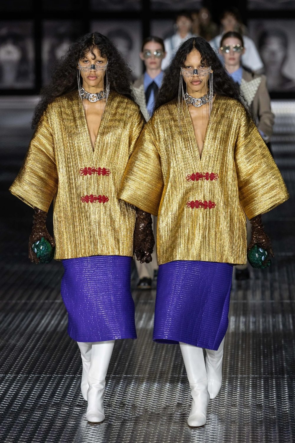 Gucci - 2023 - tendências de moda - viralizar - dourado - https://stealthelook.com.br