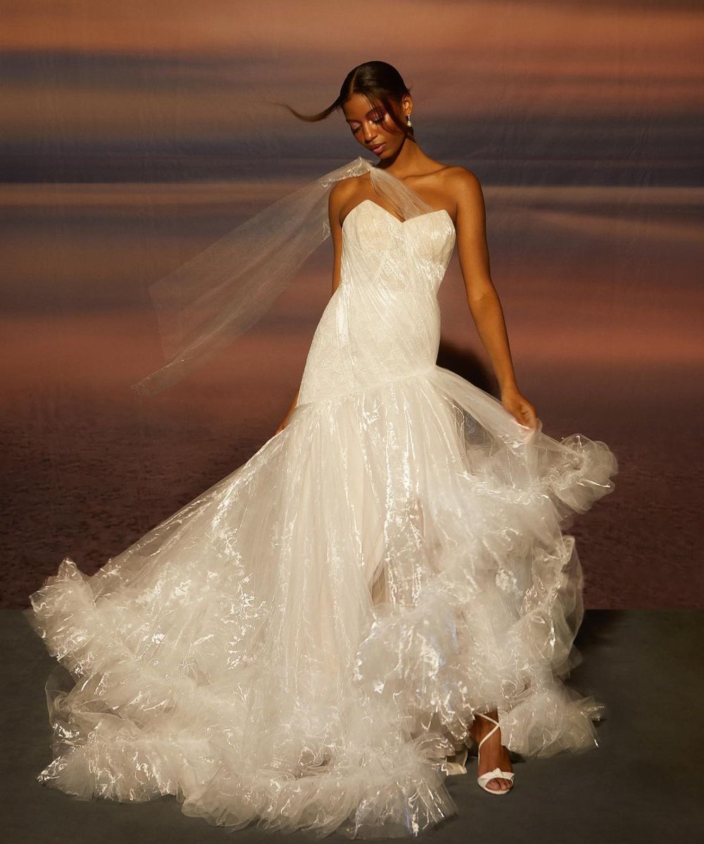 Nadiamanjarrezbridal - vestido de noiva tecido diferente - tendências noivas - outono - street style - https://stealthelook.com.br