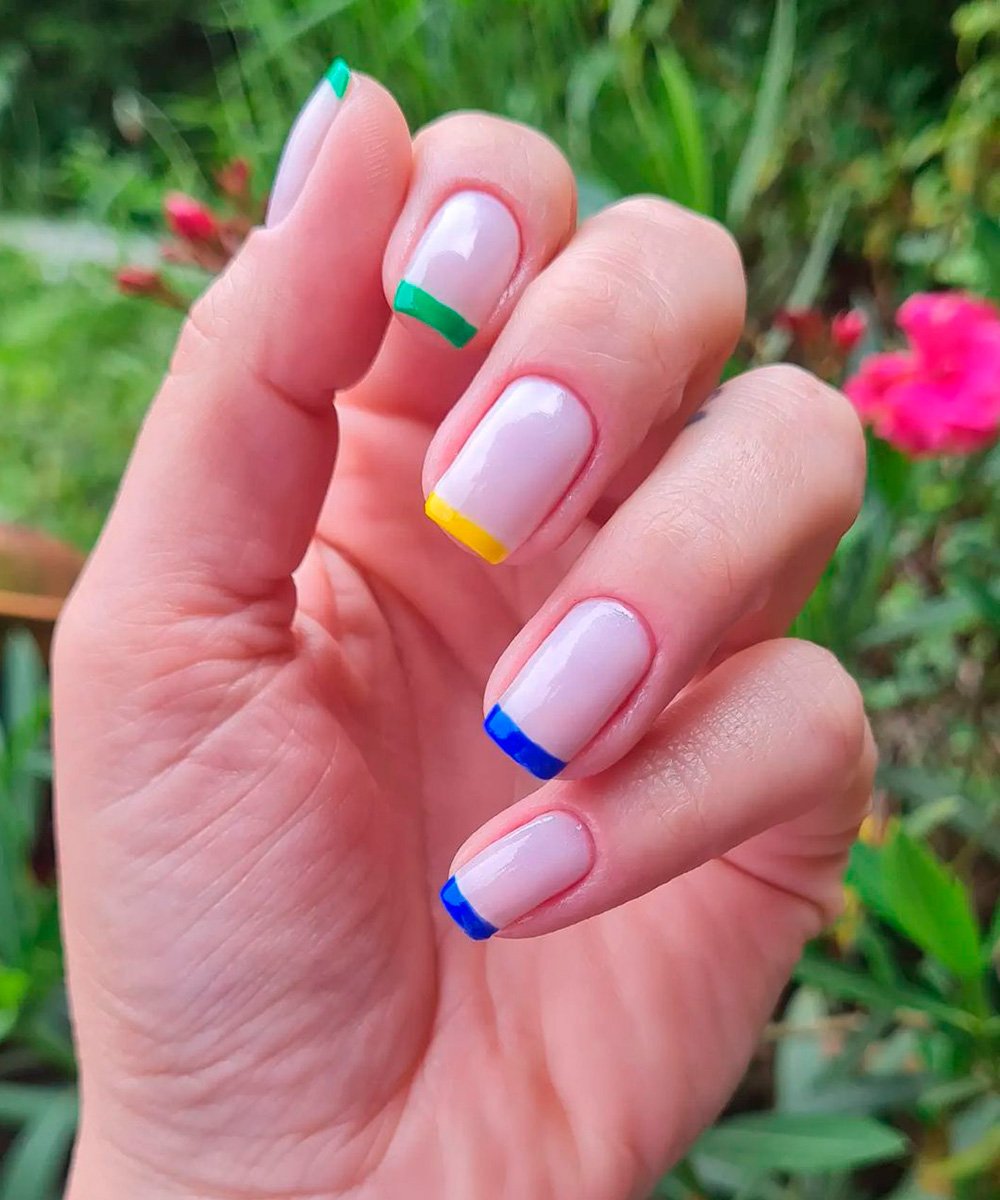 @_unhasdamari_ - brasilcore-unha-copa - nail arts verde e amarelo - copa-do-mundo - brasil - https://stealthelook.com.br