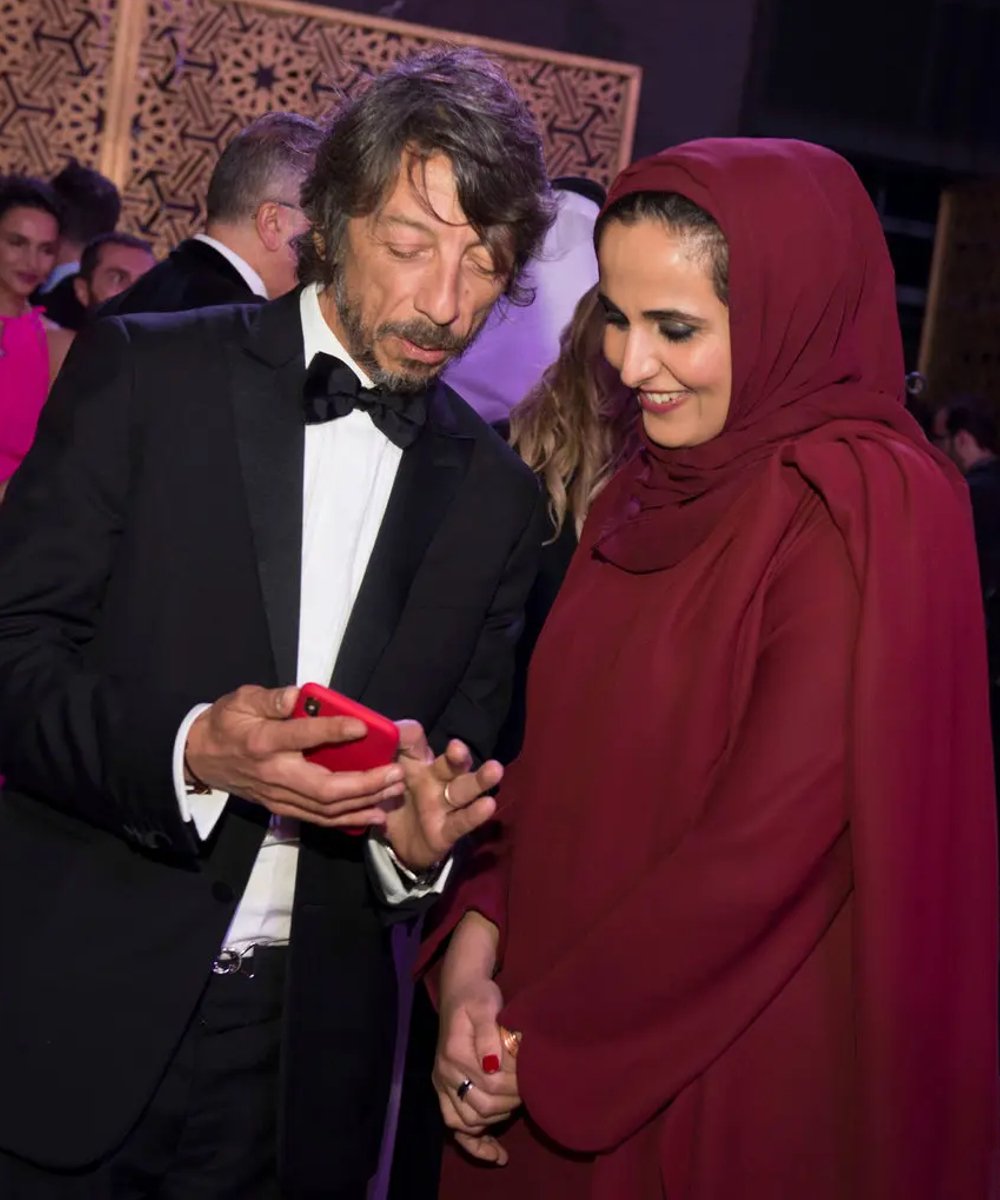 Pierpaolo Piccioli e Sheikha Al Mayassa Hamad bin Khalifa Al Thani - fashion - Catar - moda - mercado de moda - https://stealthelook.com.br