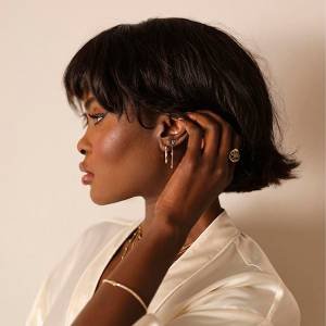 Como a volta dos anos 2000 impactou no retorno do alisamento de cabelo em mulheres negras