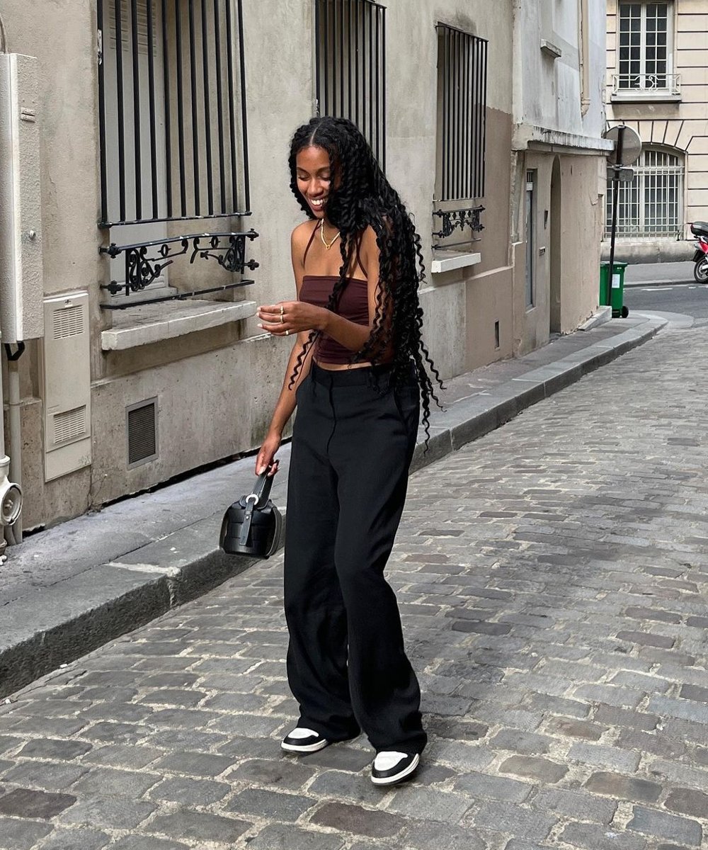 claire most - calça preta alfaiataria top tubinho - tendências de verão - verão - street style - https://stealthelook.com.br