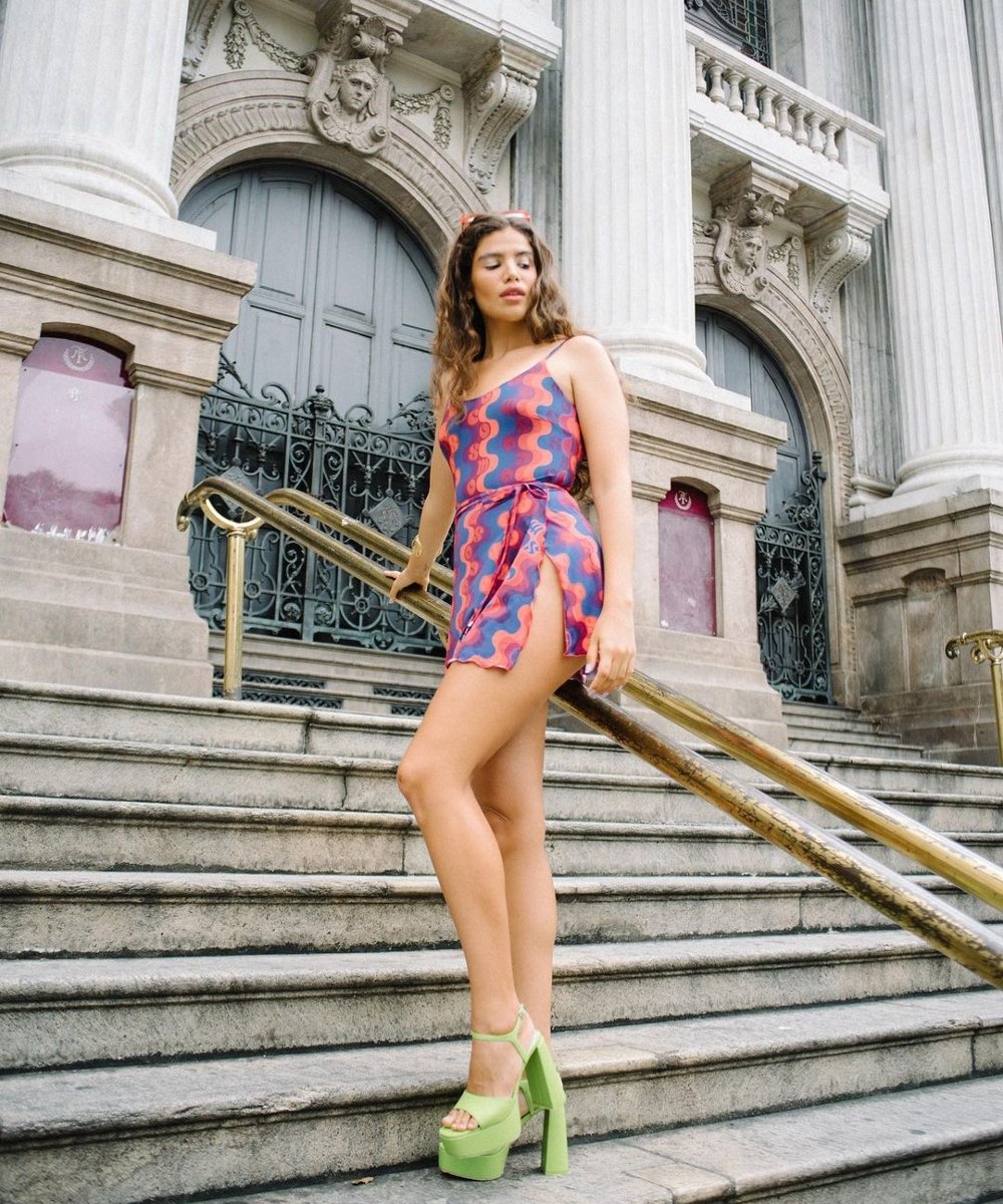 julia esther - vestido estampado cores do por do sol - tendências de verão - verão - street style - https://stealthelook.com.br