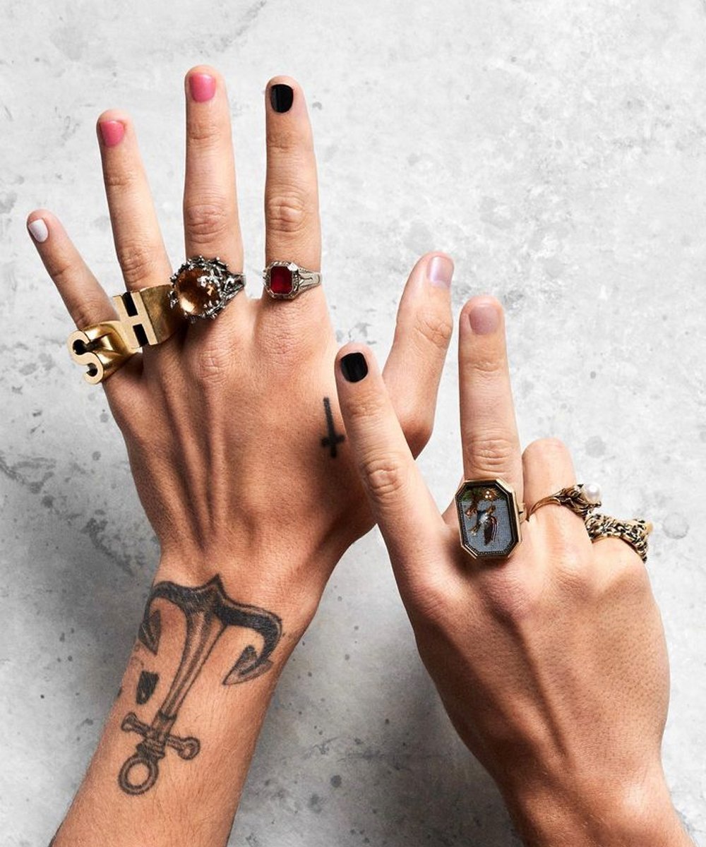 pleasing - harry_styles_unhas_pleasing_nail_art_love_on_tour - Harry Styles - Harry Styles - Harry Styles - https://stealthelook.com.br