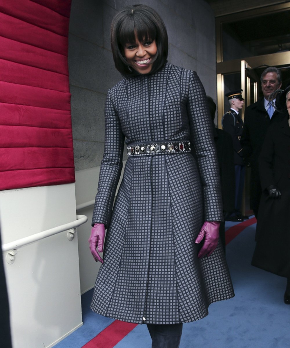 Michelle Obama - vestido cinza thom browne - Michelle Obama - verão - street style - https://stealthelook.com.br