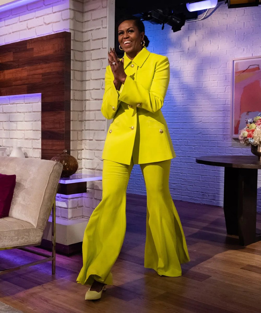 Michelle Obama - conjunto monocromatico amarelo  - Michelle Obama - verão - street style - https://stealthelook.com.br