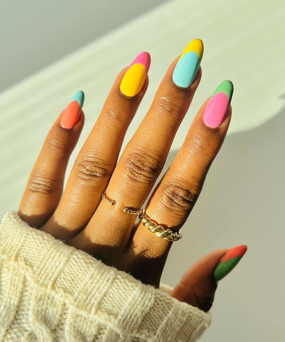 brushedbyb_ - skittle nails_unhas coloridas   - skittle nails  - skittle nails  - skittle nails  - https://stealthelook.com.br