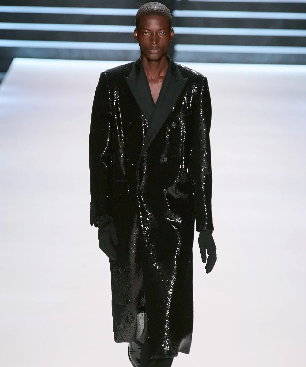 Dolce&Gabbana - blazer de paetes - semana de moda masculina - inverno - street style - https://stealthelook.com.br