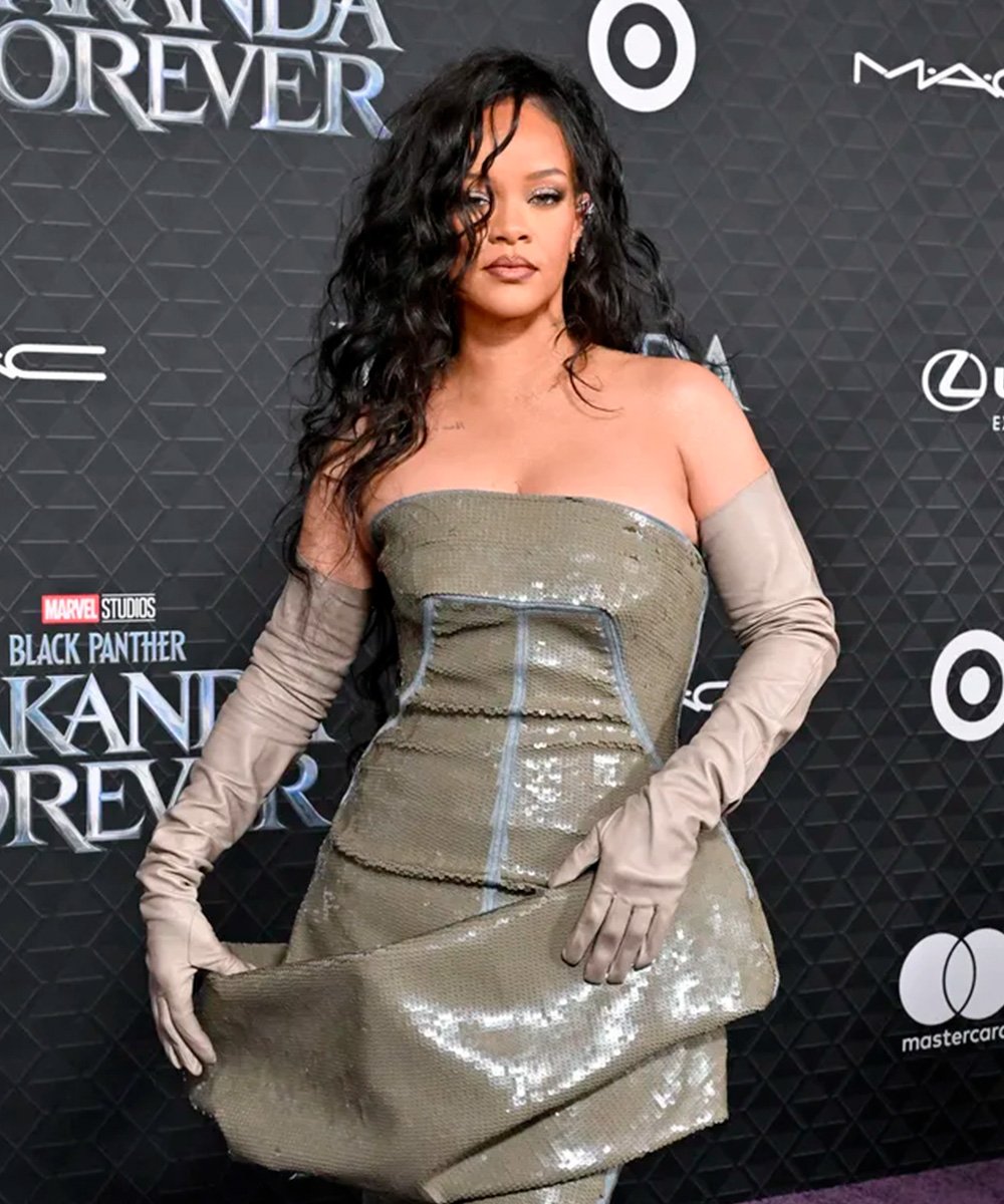 Rihanna - remeiaçao-globo-de-ouro-2023 - globo de ouro - verão - brasil - https://stealthelook.com.br