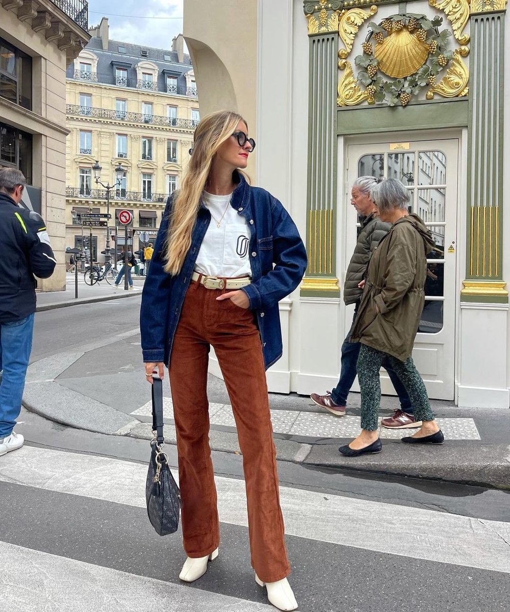 jeane andrea - calça flare marrom jaqueta jeans - calça flare - verão - street style - https://stealthelook.com.br