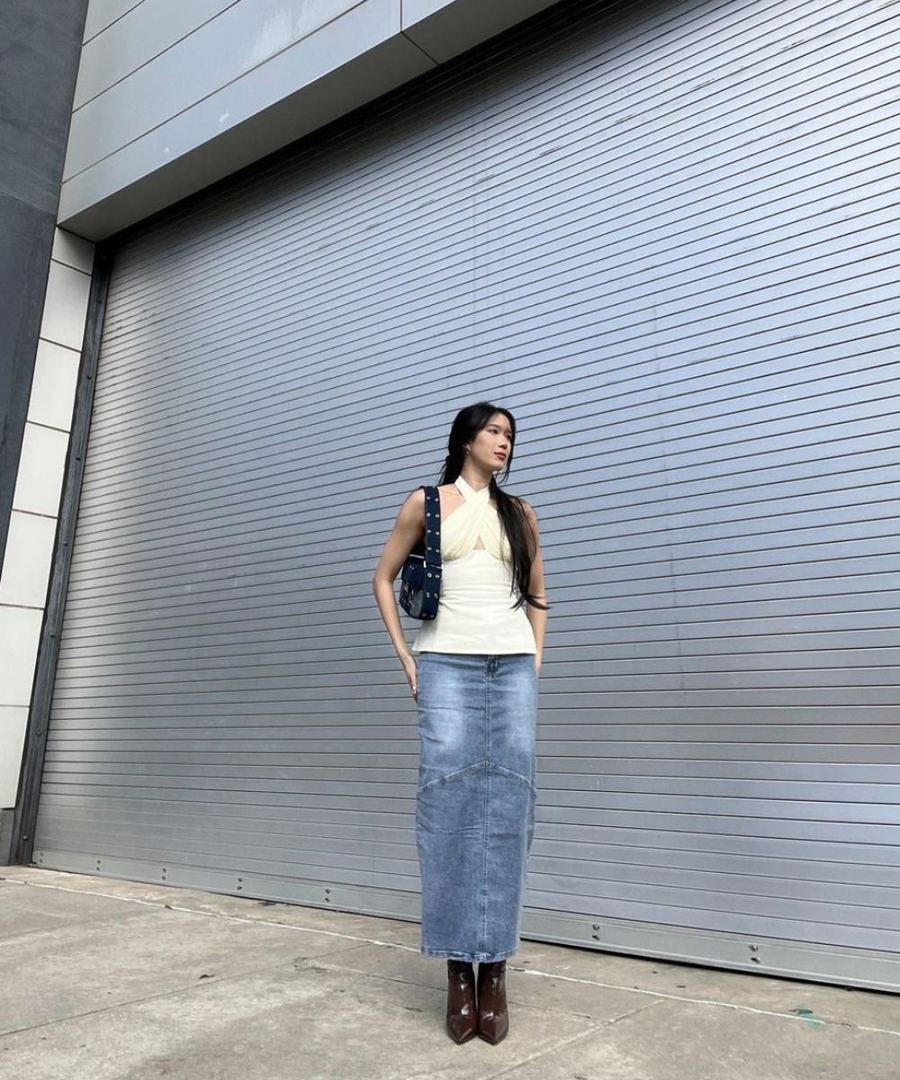 no booty bui - saia midi jeans blusa branca - saia tendência - verão - street style - https://stealthelook.com.br