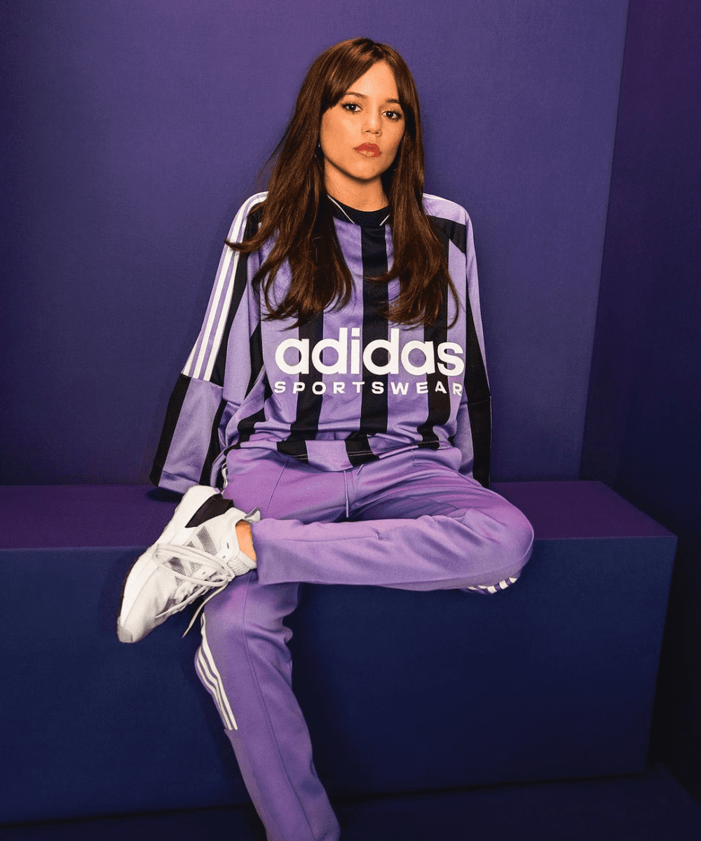 Jenna Ortega - Adidas - look adidas - inverno - Street style - https://stealthelook.com.br
