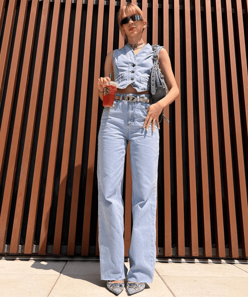 Jordanna Maia - calça jeans e colete jeans - colete jeans - Verão - Street style - https://stealthelook.com.br