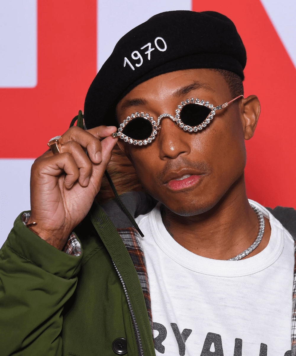 Pharrell Williams - Tiffany - Pharrell Williams - inverno - Street style - https://stealthelook.com.br